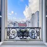 Bright Studio In The Marais