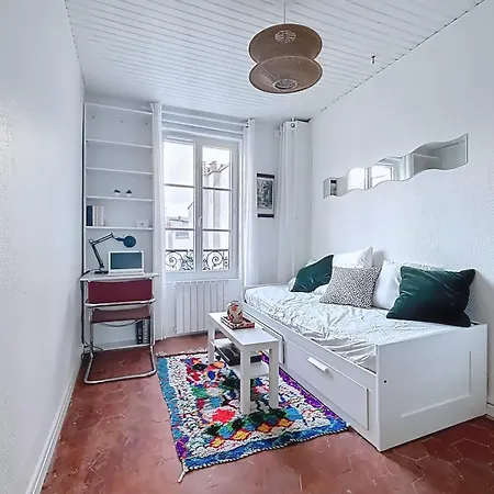 Bright In The Marais Apartment *